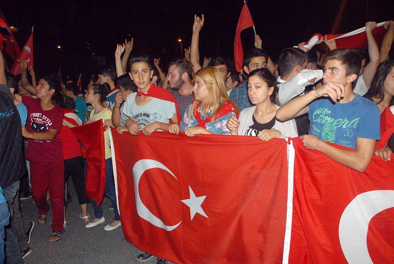 Yurt genelinde teröre tepki gösterileri sürüyor