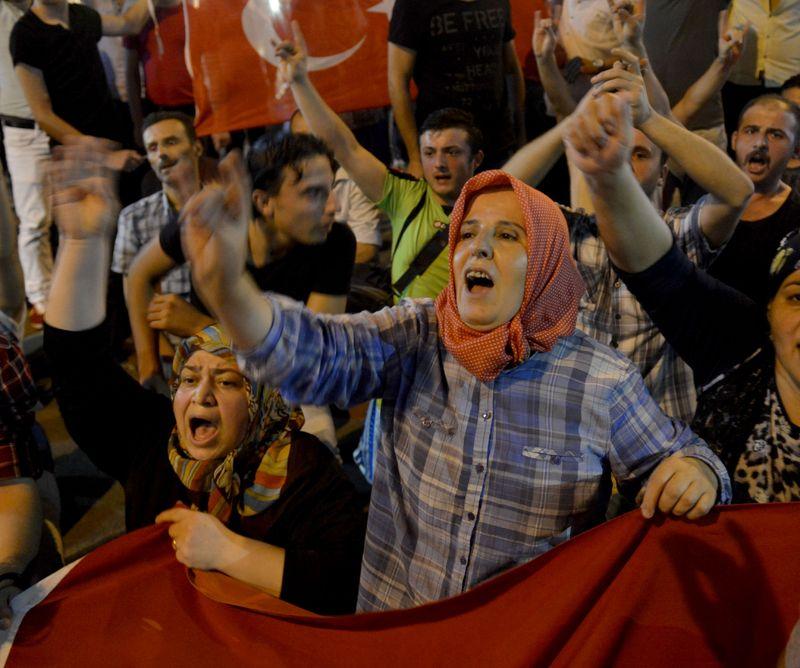 Yurt genelinde teröre tepki gösterileri sürüyor