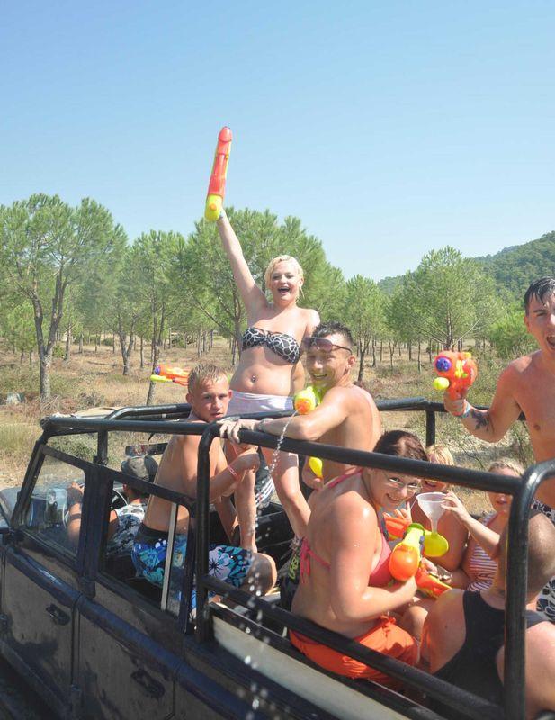 Muğla'da turistlerin su savaşı köylüyü isyan ettirdi