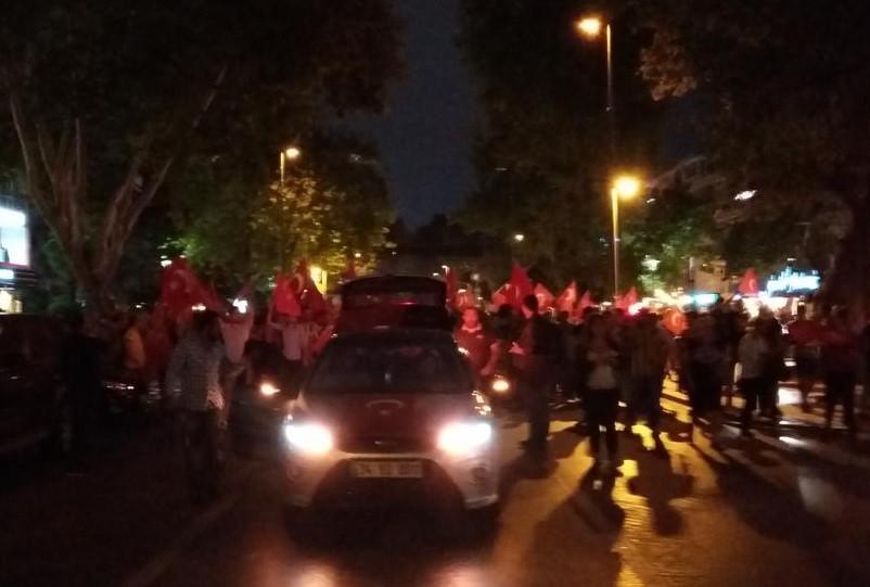 Teröre tepki gösterileri büyüyor