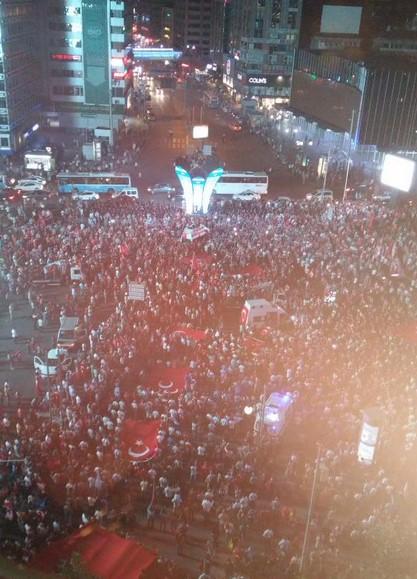 Teröre tepki gösterileri büyüyor