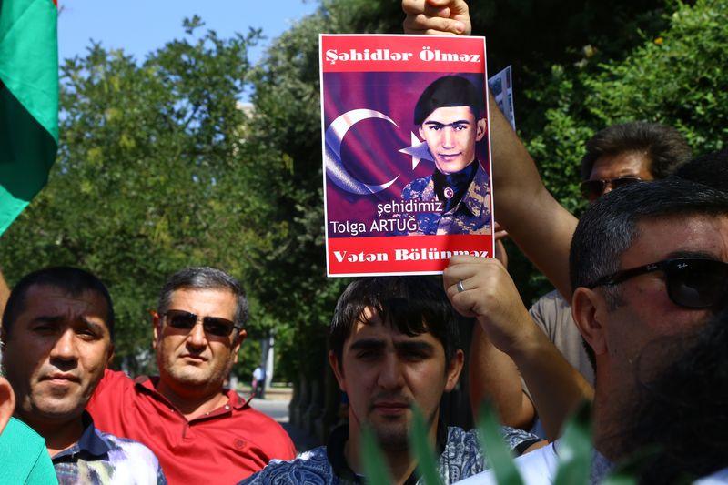 Azerbaycan'da teröre tepki yürüyüşü