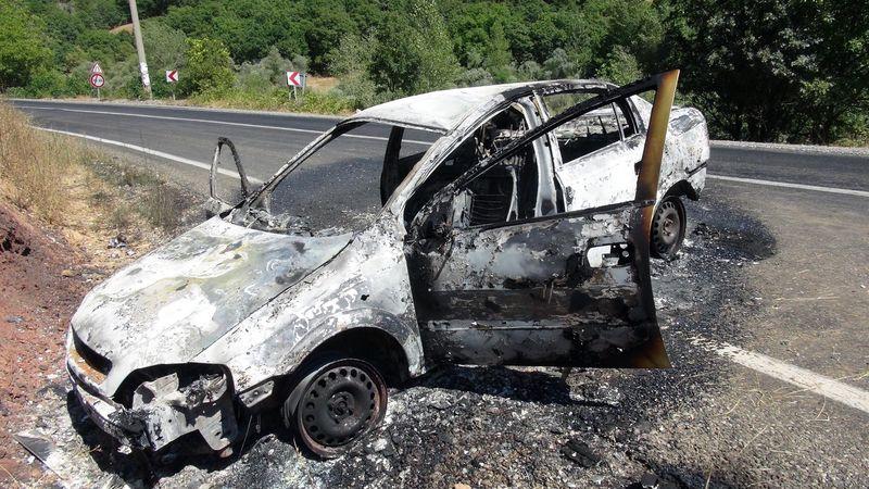 Şehit polis kızını kurtarmak için kendini siper etti