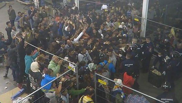 Macaristan'da mülteci kampında skandal görüntüler