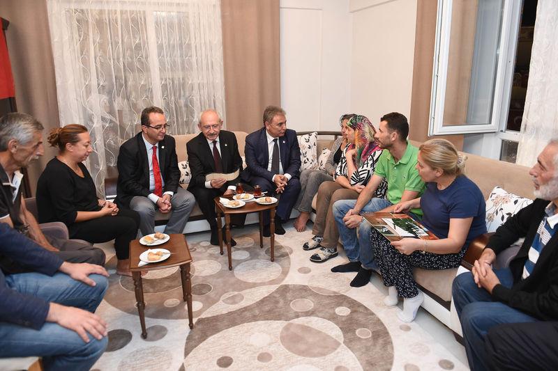 Kılıçdaroğlu’ndan şehit polisin ailesine ziyaret