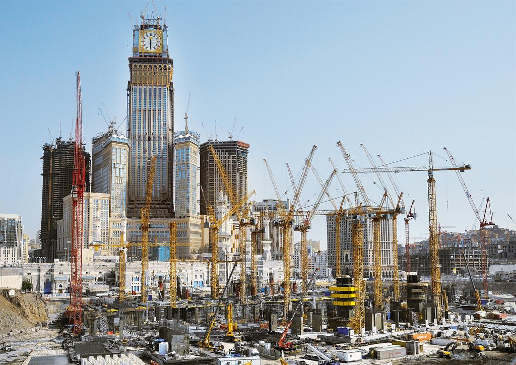 Kabe'nin etrafındaki çirkin yapılaşma isyan ettiriyor