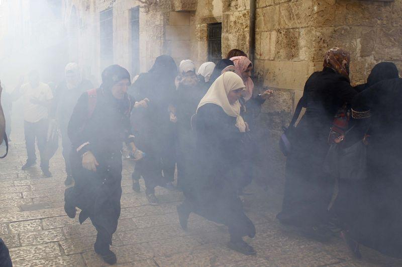 İsrail Mescid-i Aksa'ya baskın düzenledi