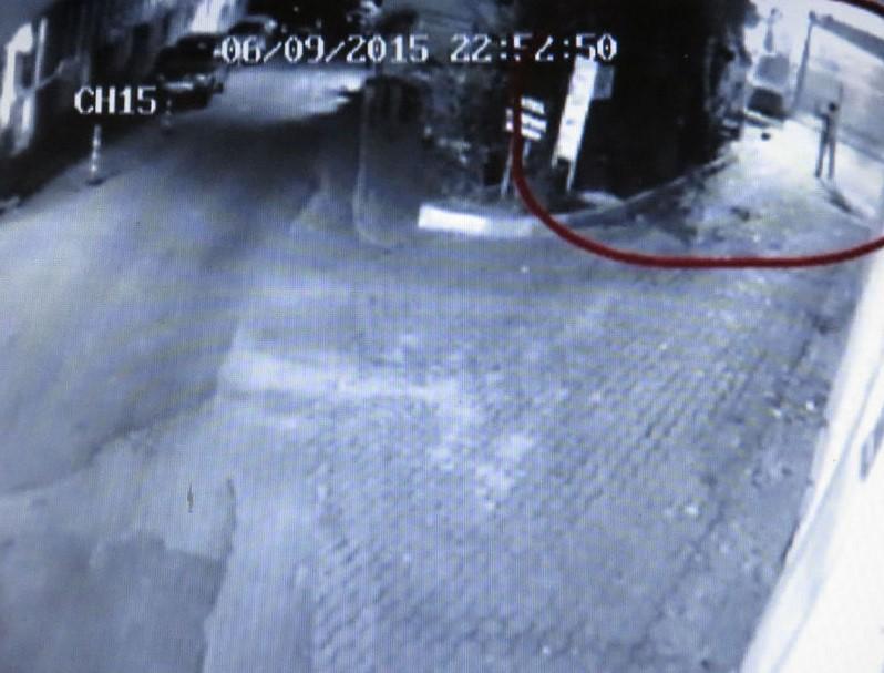 Para için dayısının oğlunu beş parçaya böldü