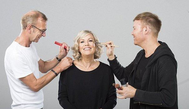 İngiltere'de yaşlı kadının makyajlı değişimi