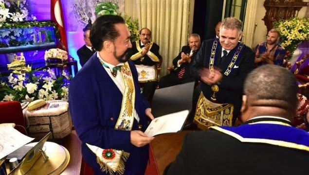 Adnan Oktar: Mason localarında Kur'an okunuyor