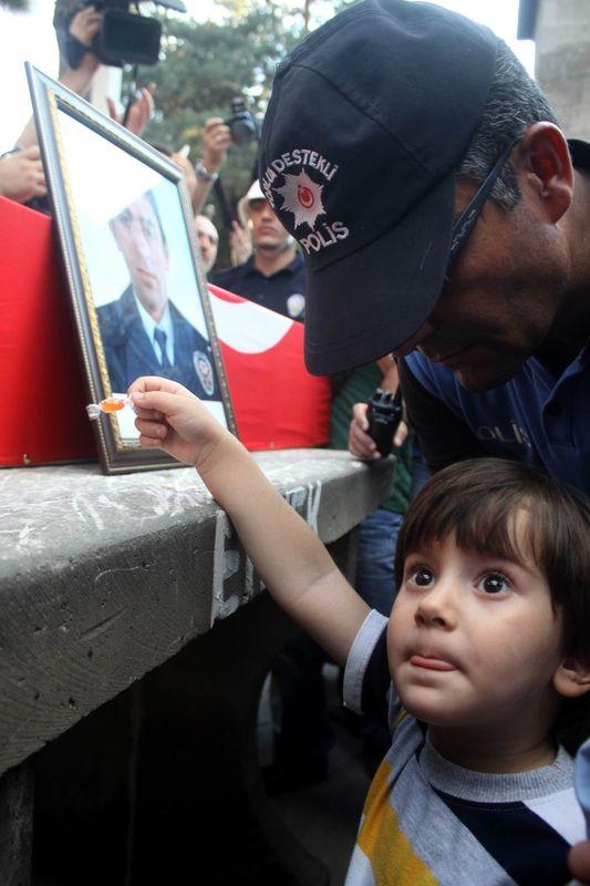 Mardin şehidi toprağa verildi