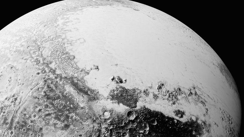 Plüton'un dağları ve vadileri görüntülendi