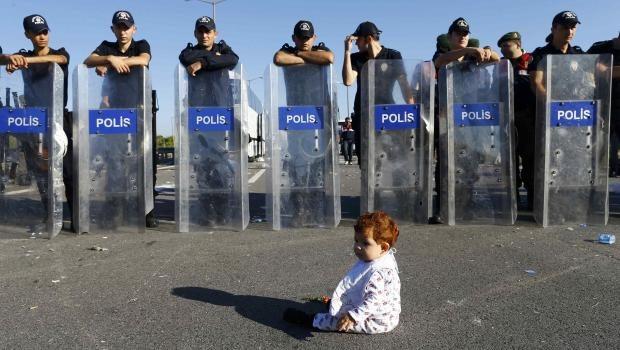 Sığınmacıların Edirne'deki bekleyişleri sürüyor