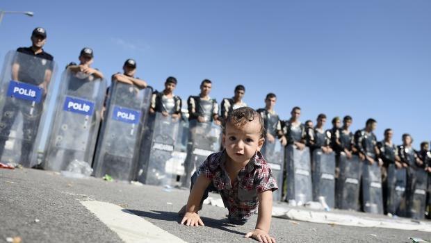 Sığınmacıların Edirne'deki bekleyişleri sürüyor