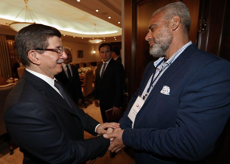 Davutoğlu: Suriyelilerin yollarda ölmesini istemiyoruz