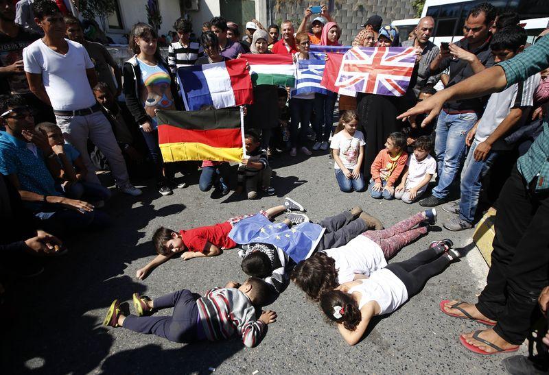 İstanbul Otogarı'nda bekleyen sığınmacılar eylem yaptı