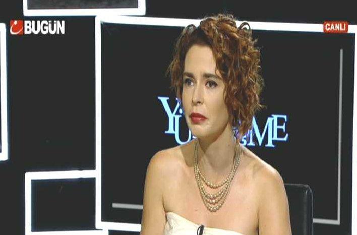 Pelin Batu kızdı: Omuzlarıma bakıp ahlak dersi vermeyin