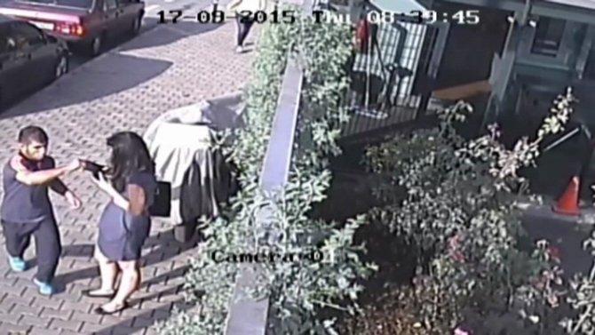 Beyoğlu’ndaki kapkaç kameralara yansıdı