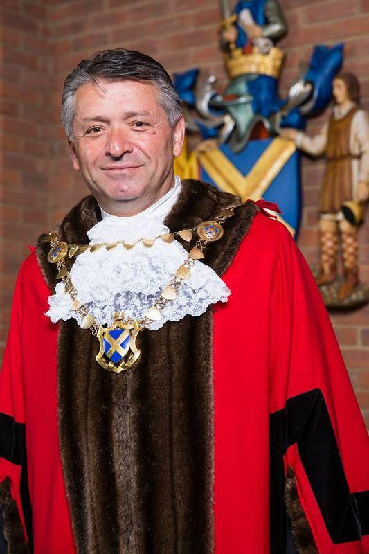 İngiltere'de belediye başkanlığı yapan Gümüşhaneli