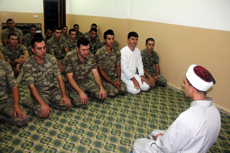 Iğdır'da sınır karakolunda Mehmetçik'in bayram sevinci