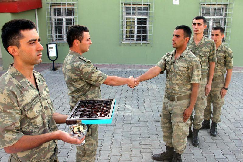 Iğdır'da sınır karakolunda Mehmetçik'in bayram sevinci