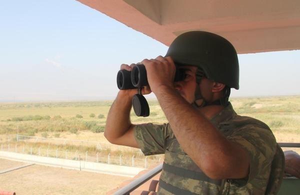 Iğdır'da sınır karakolunda Mehmetçik'in bayram sevinci