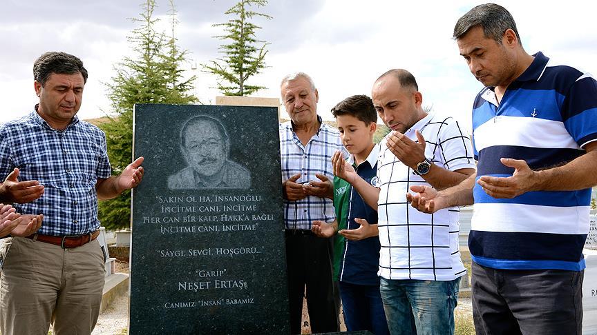 Neşet Ertaş ölümünün 3. yılında mezarı başında anıldı