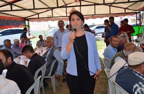 HDP'li Pervin Buldan teröristin taziyesine gitti