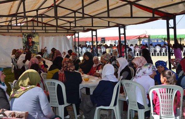 HDP'li Pervin Buldan teröristin taziyesine gitti