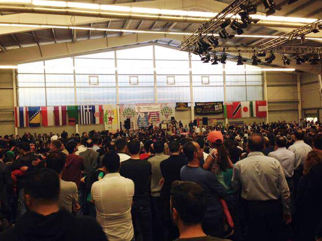 Demirtaş'ın mitinginde Türk bayrağı hariç 12 bayrak vardı