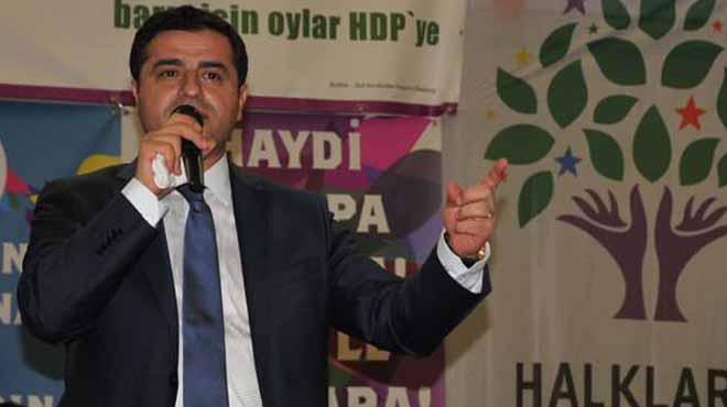 Demirtaş'ın mitinginde Türk bayrağı hariç 12 bayrak vardı