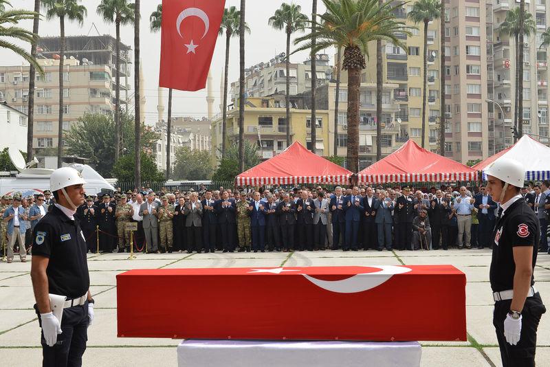 Kızını okutmak için emekli olmayan polis şehit oldu