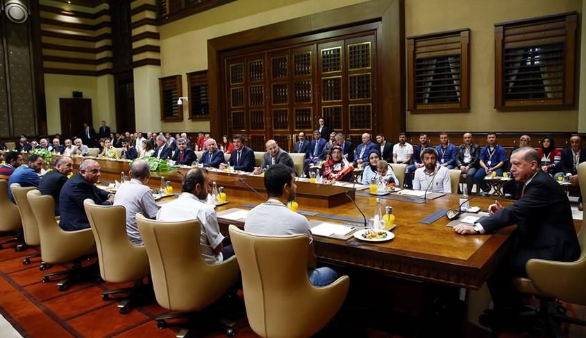 Erdoğan Irak'ta kaçırılan işçileri ağırladı