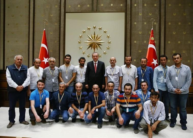 Erdoğan Irak'ta kaçırılan işçileri ağırladı