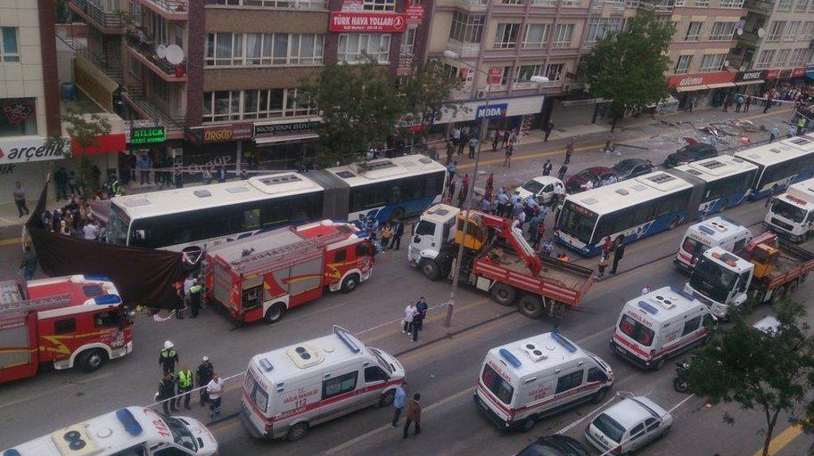 Ankara'da freni boşalan otobüs durağa girdi: 12 ölü