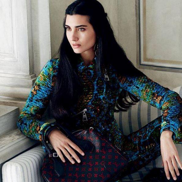 Tuba Büyüküstün'ü tanıyana aşk olsun