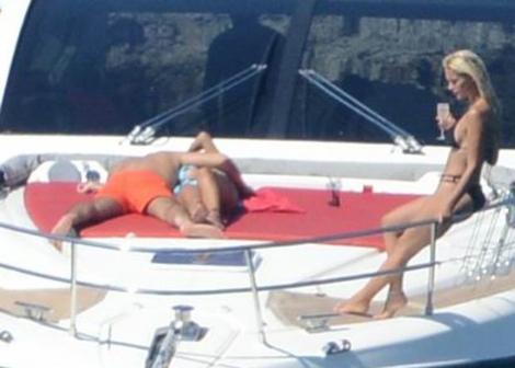 Cicişlerle yakalanan Erol Özmandıracı boşanıyor