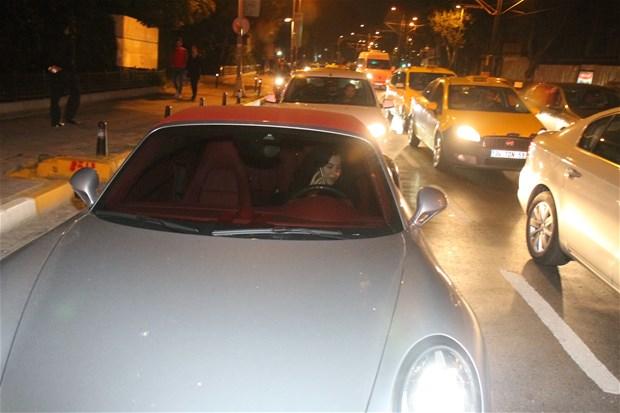 Asena Erkin'in 1.5 milyon liralık yeni arabası