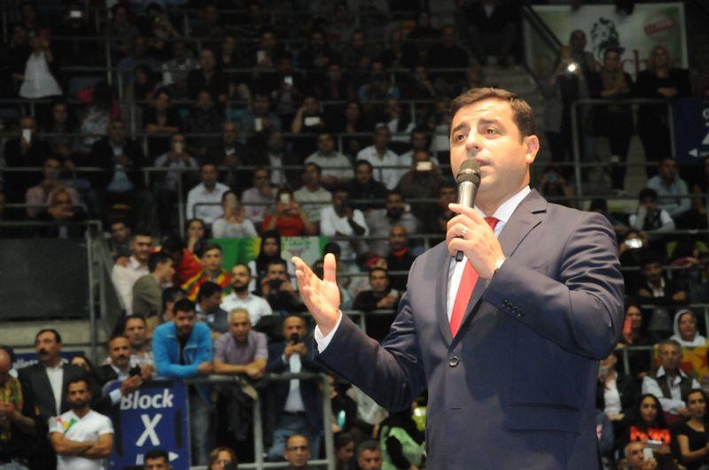Selahattin Demirtaş'ı Almanya'da PKK'lılar korudu