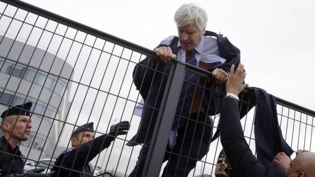 Air France yöneticilerine saldırı