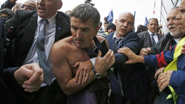 Air France yöneticilerine saldırı