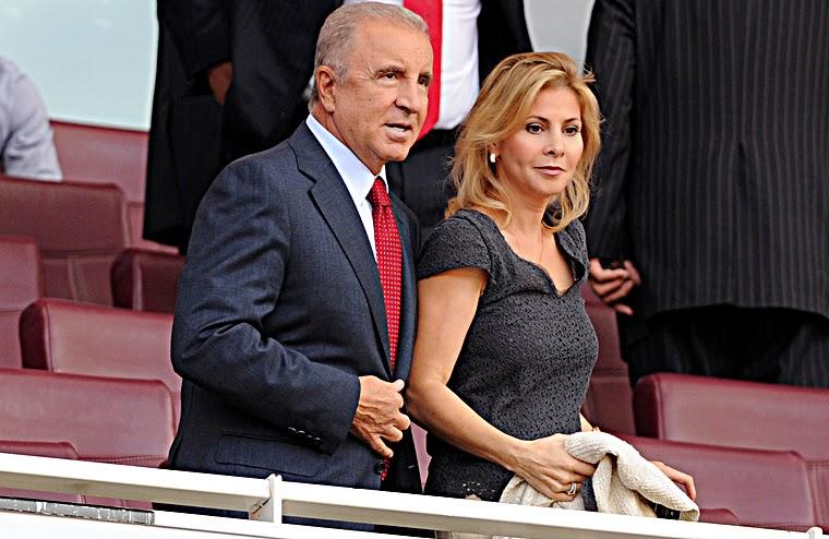 Ünal Aysal boşanıyor