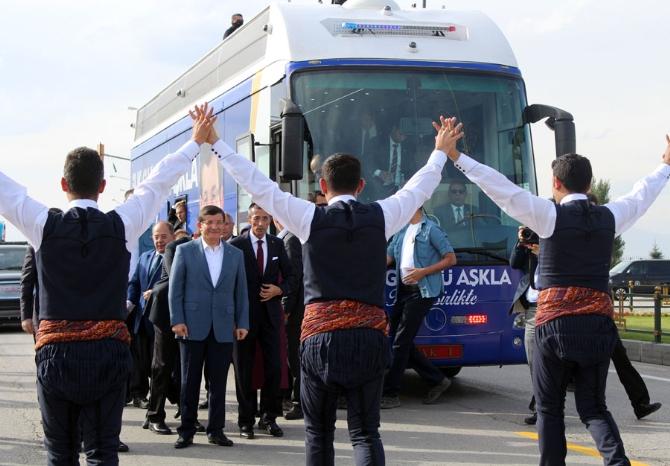 Başbakan Davutoğlu Erzurum’da