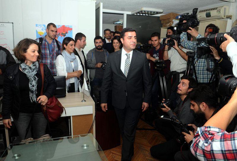 Demirtaş'tan PKK'nın ajansına ziyaret