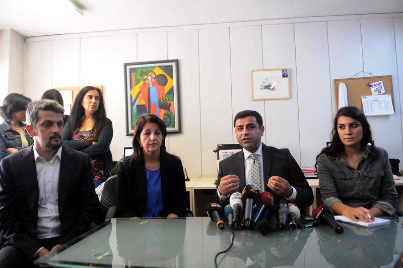 Demirtaş'tan PKK'nın ajansına ziyaret