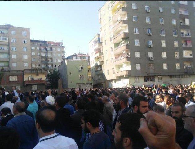 Diyarbakır sokakları 'Kahrolsun PKK' sloganıyla inledi