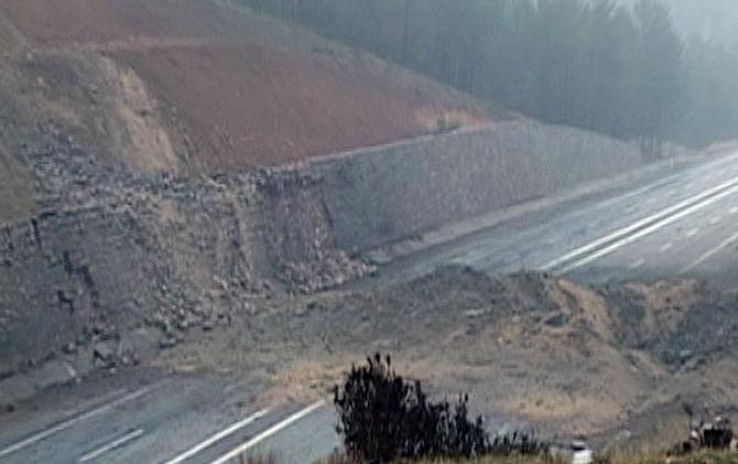 Hakkari'de yola döşenen bomba imha edildi