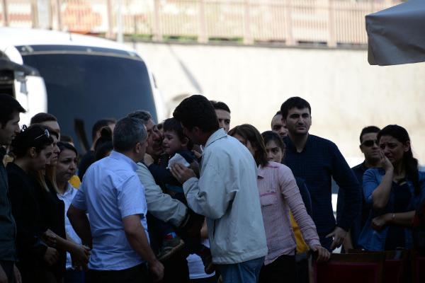 Şehit eşinin oğluyla diyaloğu duygulandırdı