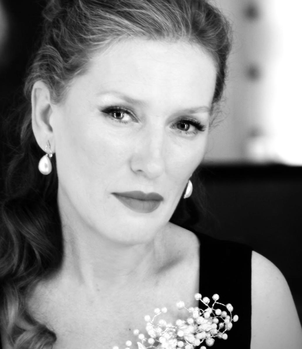 Hayatını sinemaya adayan Suzan Kardeş ve Özgüç'a ödül