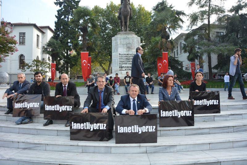Bursa'da terör protestosunda 'Katil devlet' sloganları